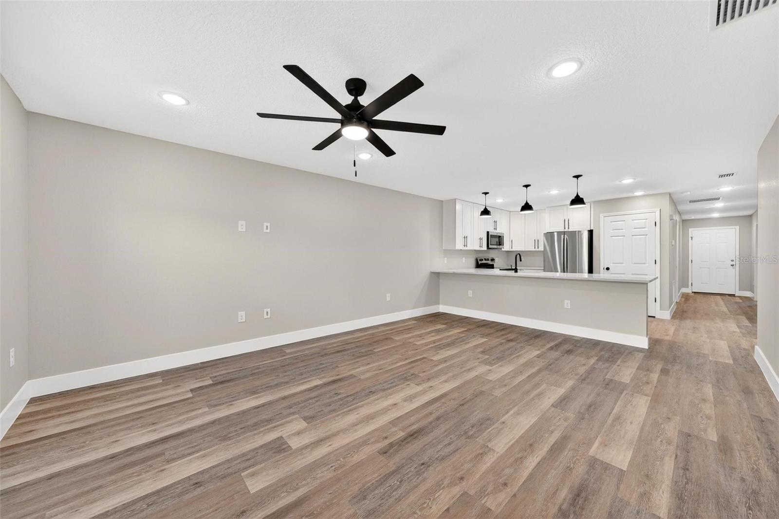 Image 14 of 21 For 32635 Vista Avenue