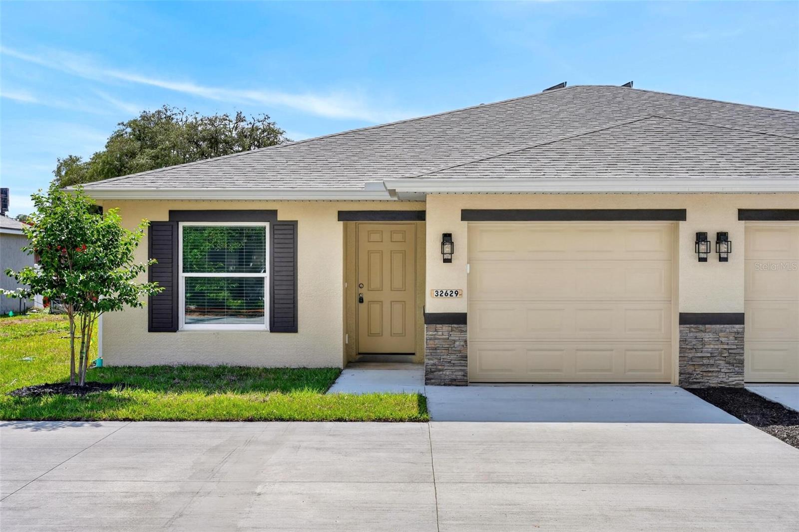 Image 3 of 21 For 32635 Vista Avenue