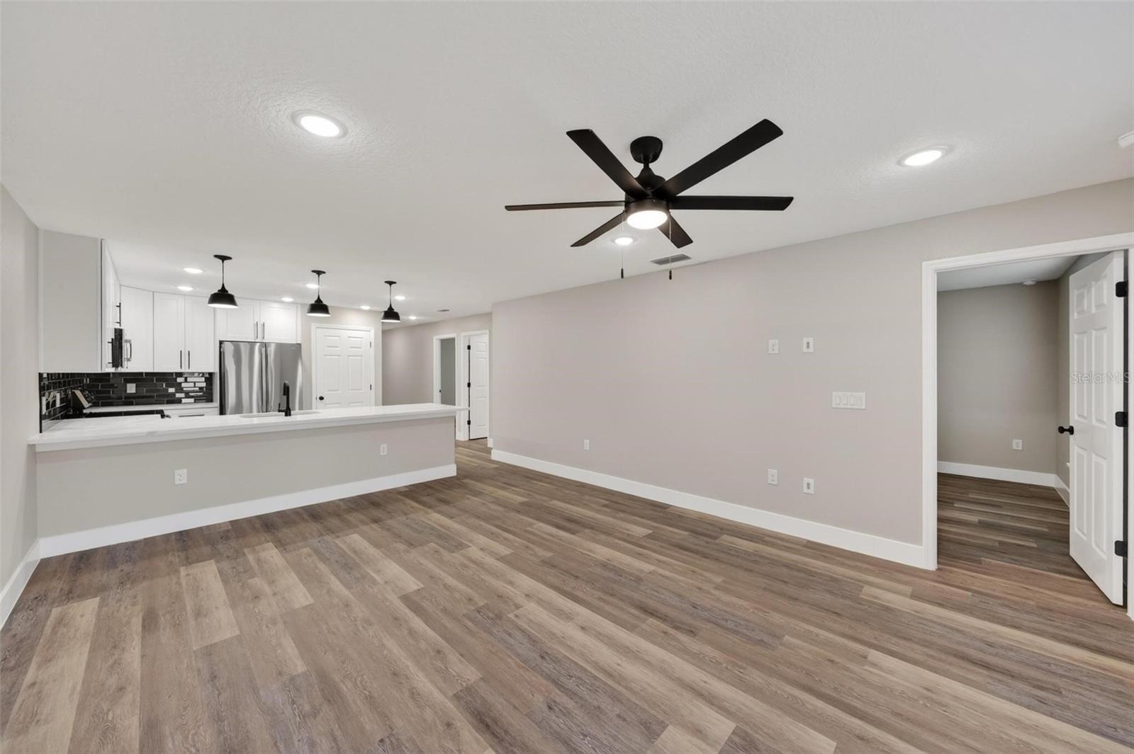 Image 8 of 21 For 32635 Vista Avenue