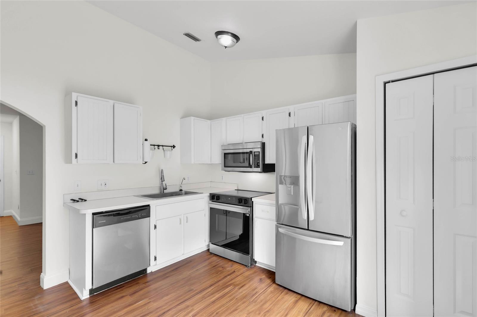 Image 12 of 31 For 40206 Palm Street