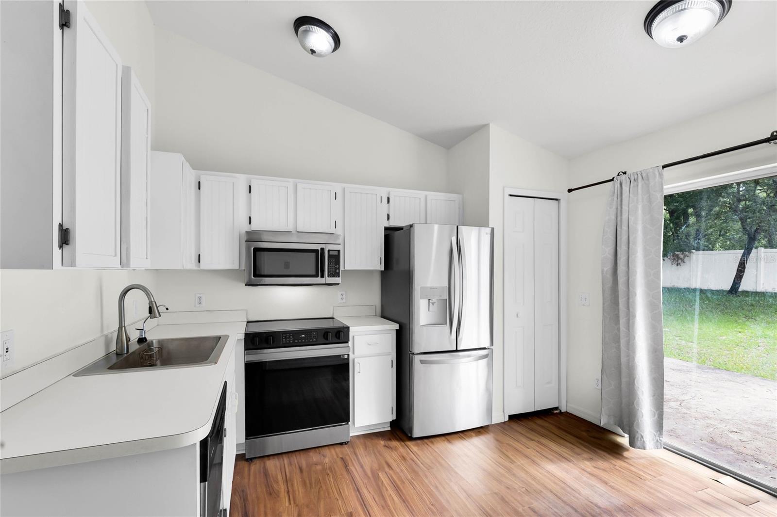 Image 13 of 31 For 40206 Palm Street