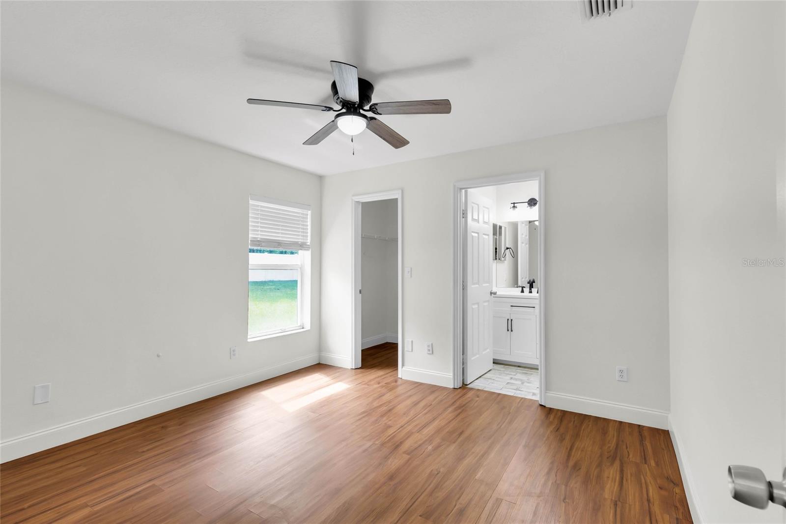 Image 16 of 31 For 40206 Palm Street
