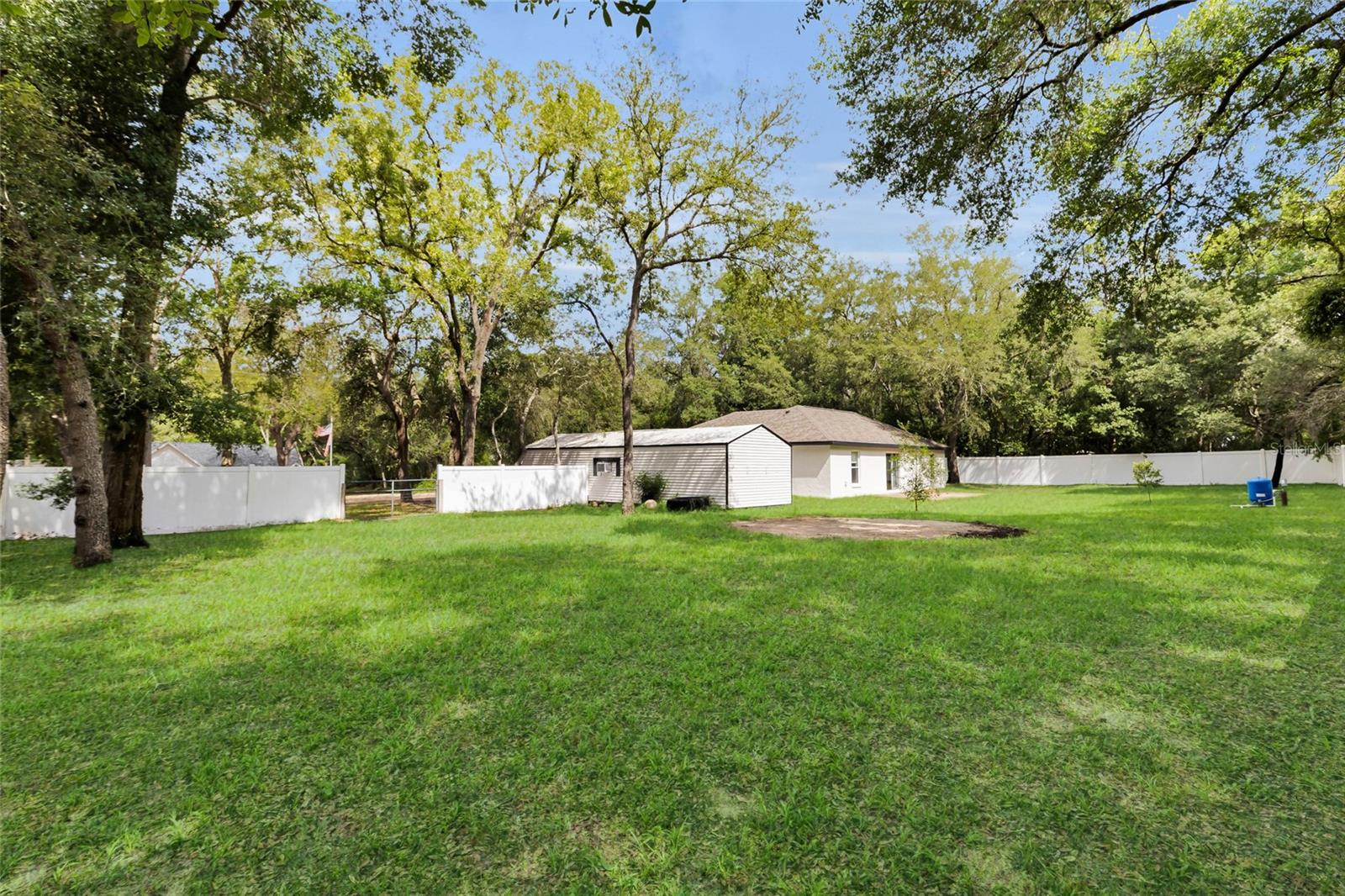 Image 26 of 31 For 40206 Palm Street