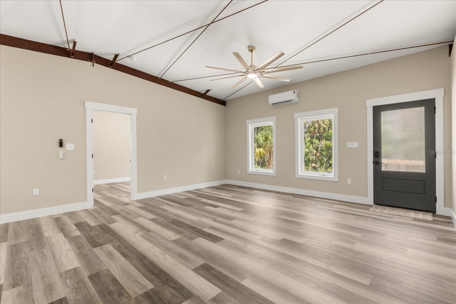 Image 12 of 36 For 10408 Larchwood Street