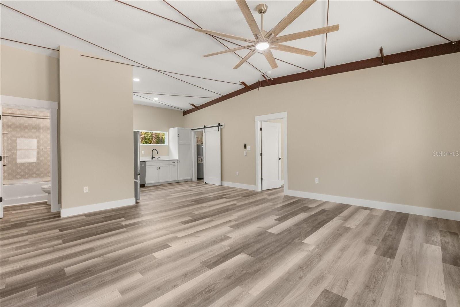 Image 13 of 36 For 10408 Larchwood Street