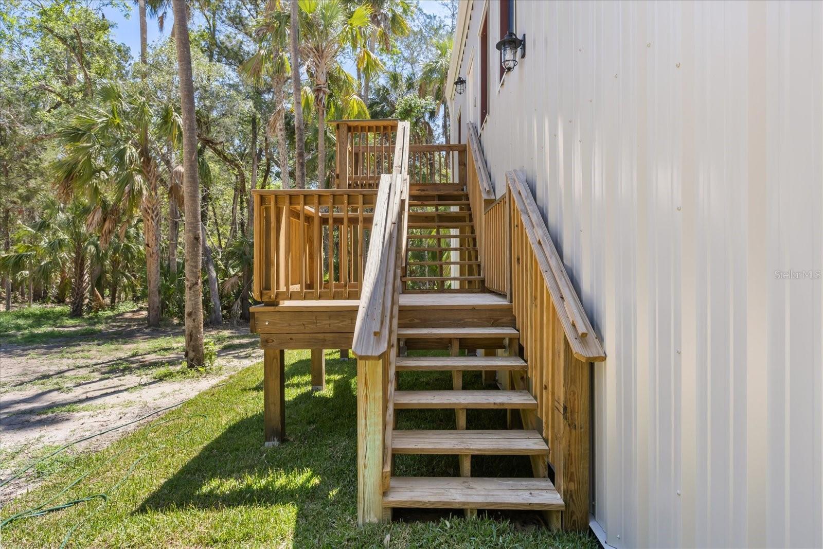 Image 3 of 36 For 10408 Larchwood Street