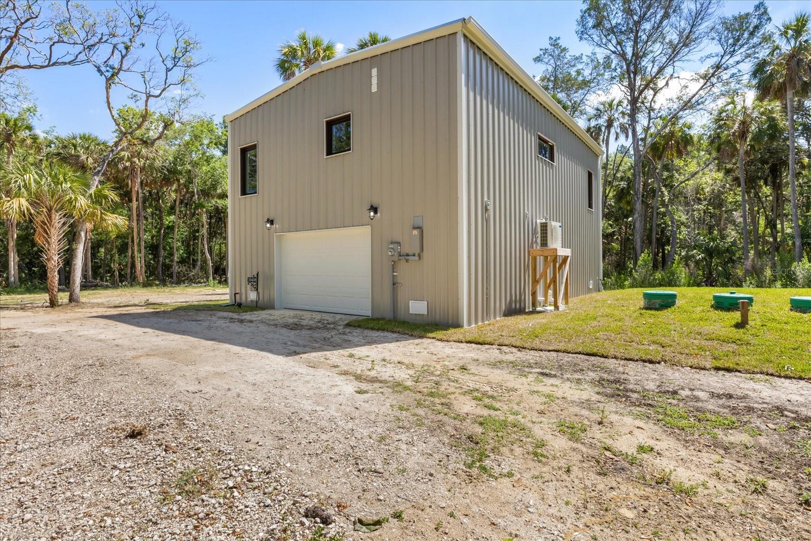 Image 33 of 36 For 10408 Larchwood Street
