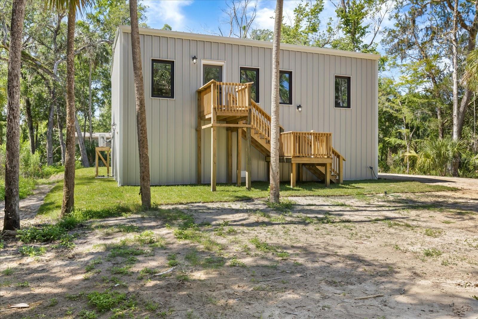 Image 4 of 36 For 10408 Larchwood Street
