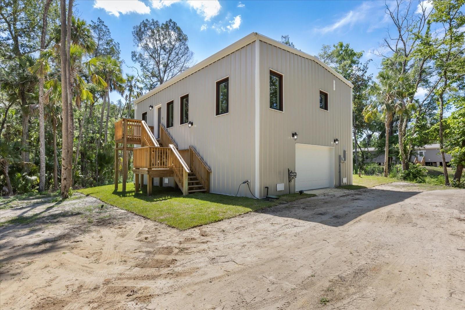 Image 6 of 36 For 10408 Larchwood Street