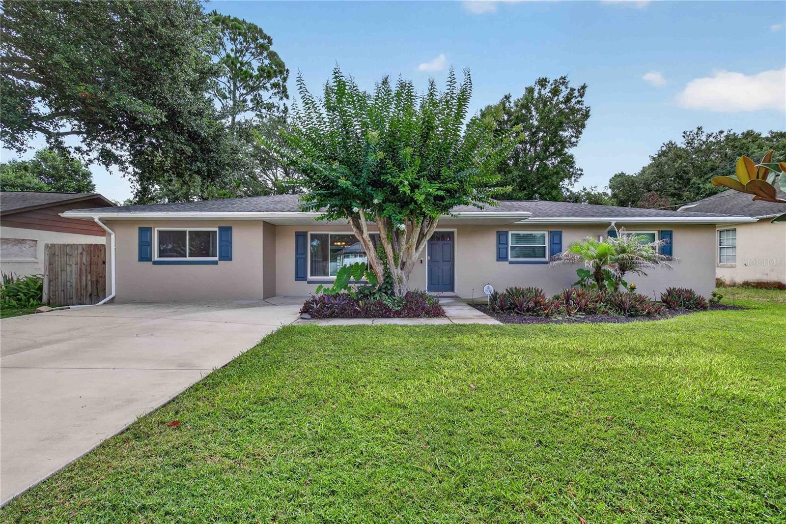 Details for 27638 Lisa Drive, TAVARES, FL 32778