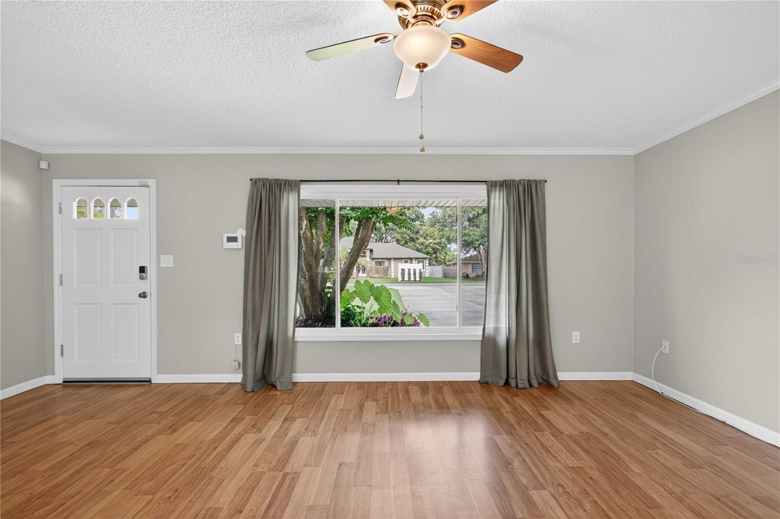 Image 10 of 55 For 27638 Lisa Drive