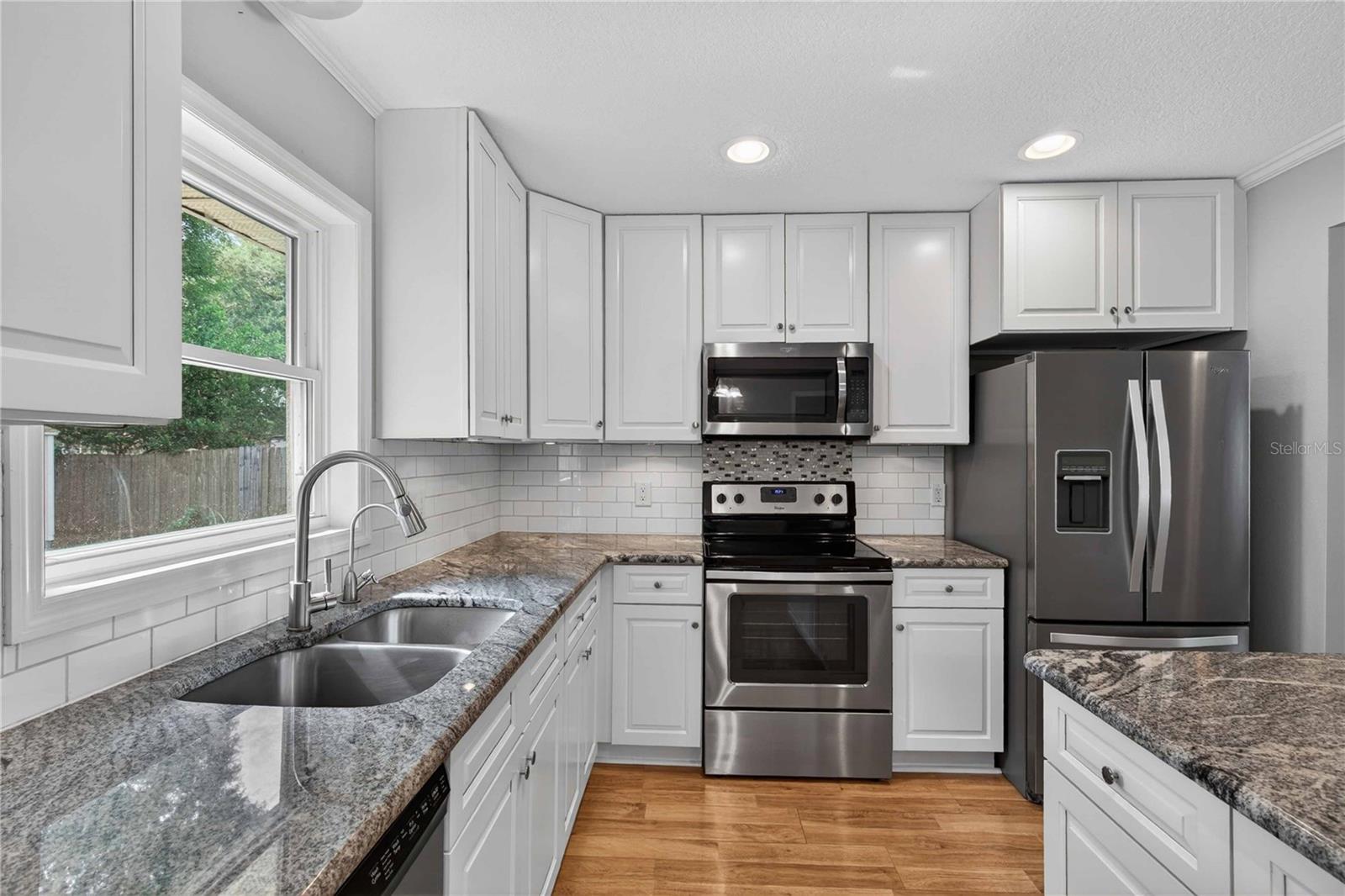 Image 11 of 55 For 27638 Lisa Drive