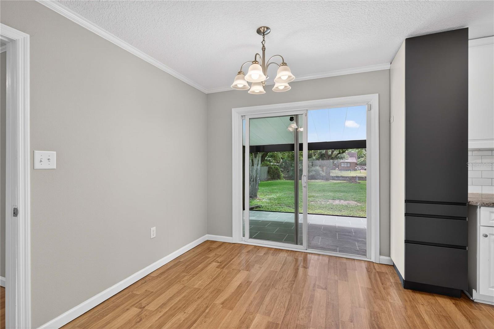 Image 14 of 55 For 27638 Lisa Drive