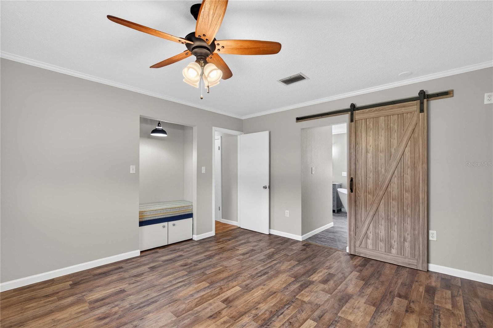 Image 19 of 55 For 27638 Lisa Drive