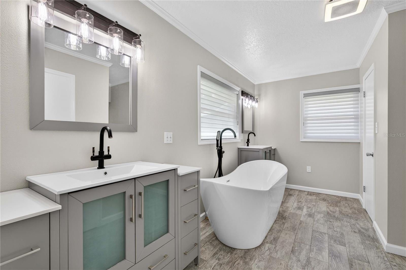 Image 23 of 55 For 27638 Lisa Drive