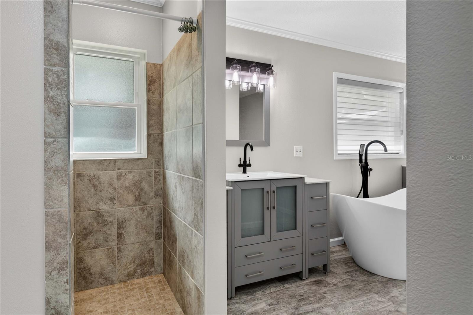 Image 24 of 55 For 27638 Lisa Drive
