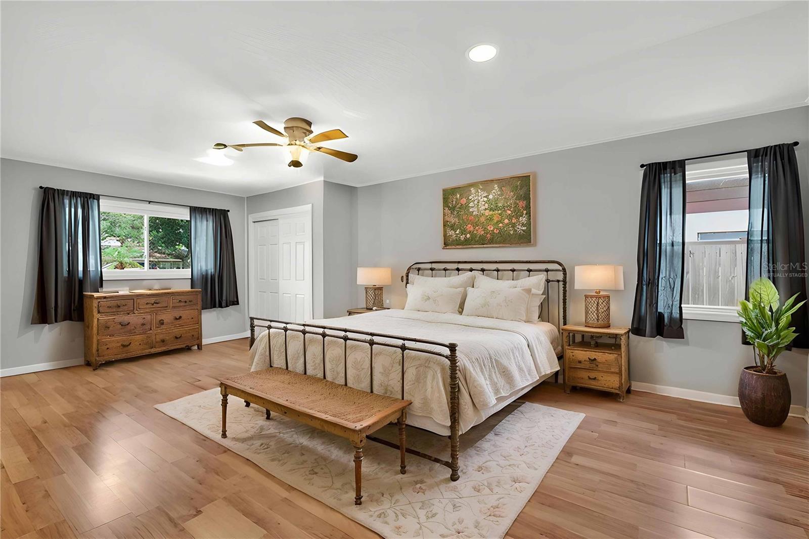 Image 31 of 55 For 27638 Lisa Drive