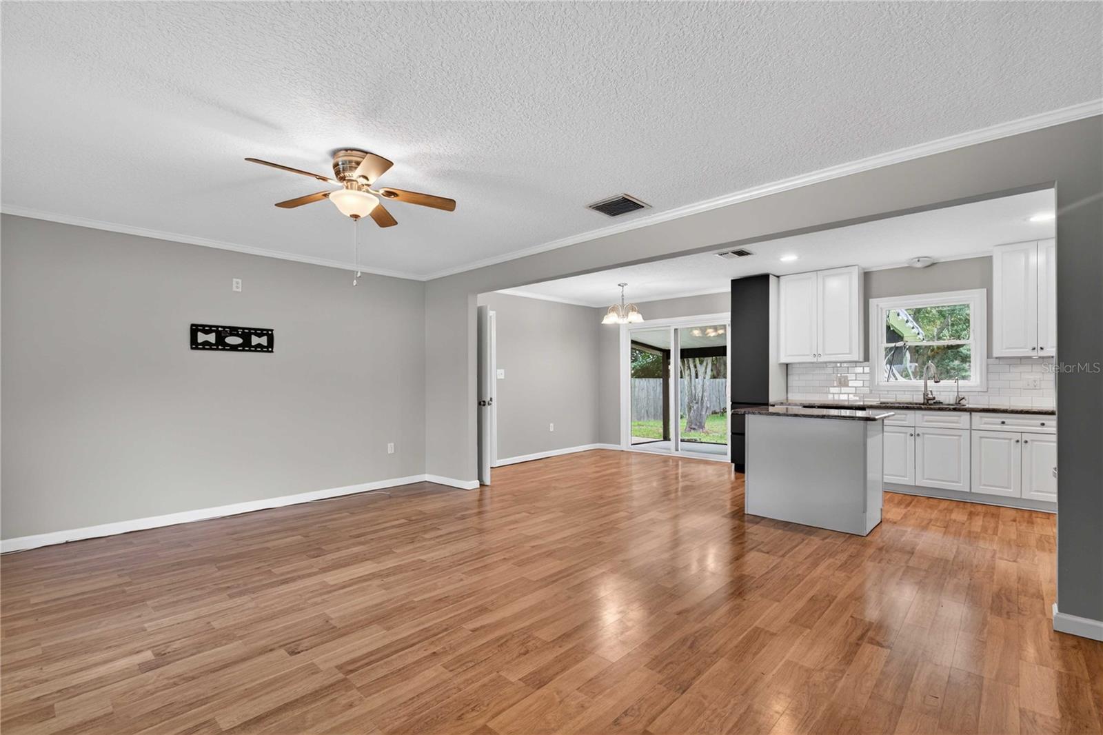 Image 4 of 55 For 27638 Lisa Drive