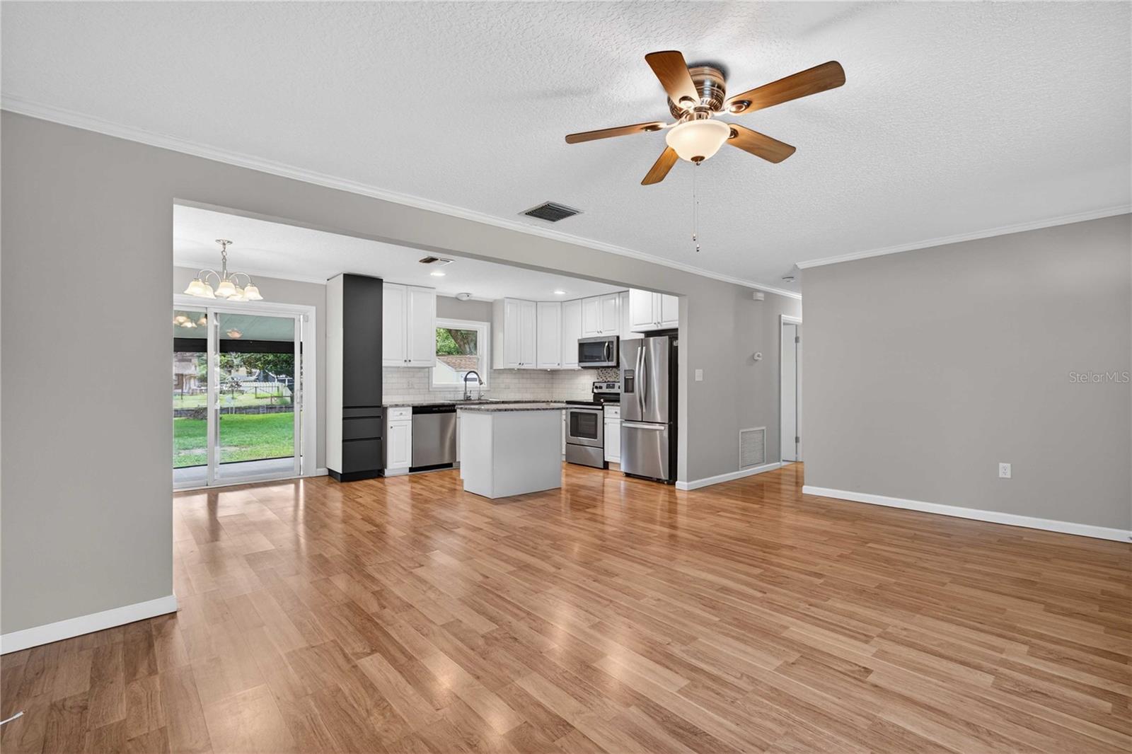 Image 8 of 55 For 27638 Lisa Drive