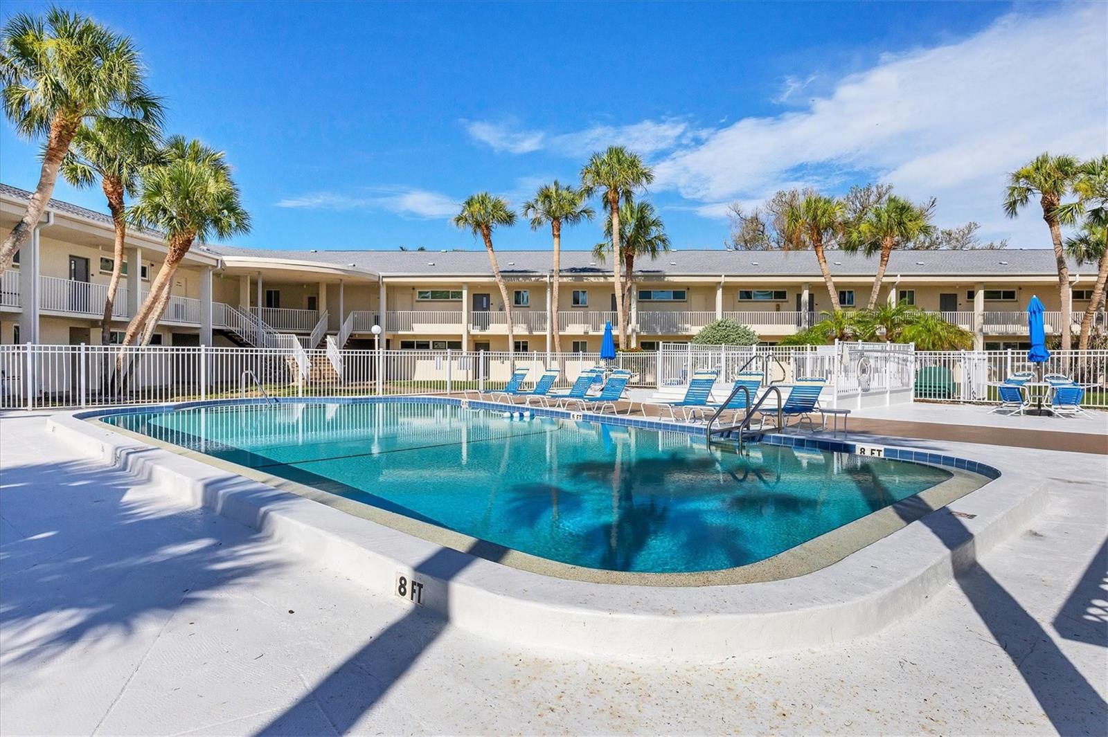 Listing photo id 32 for 500 Washington Drive 14a