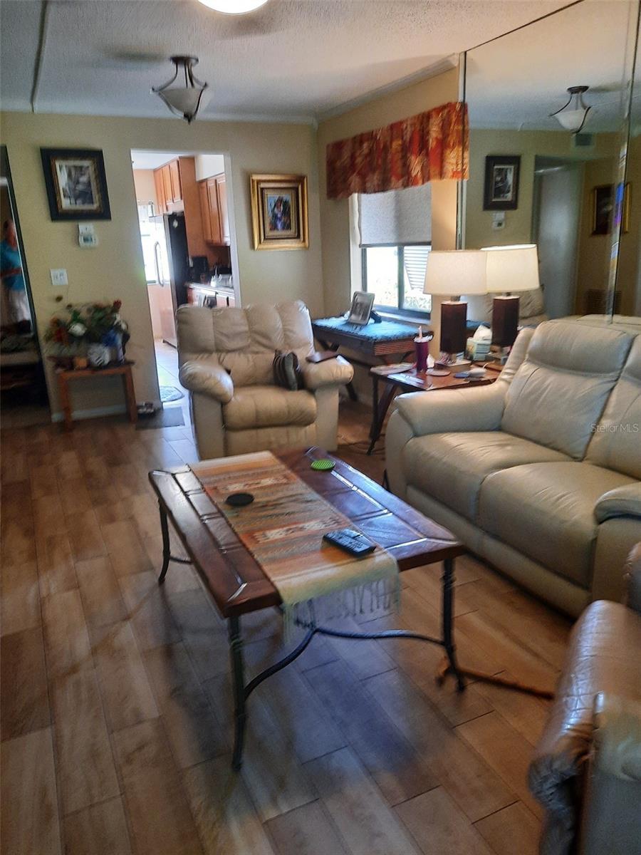 Listing photo id 19 for 4560 Longwater Chase 51