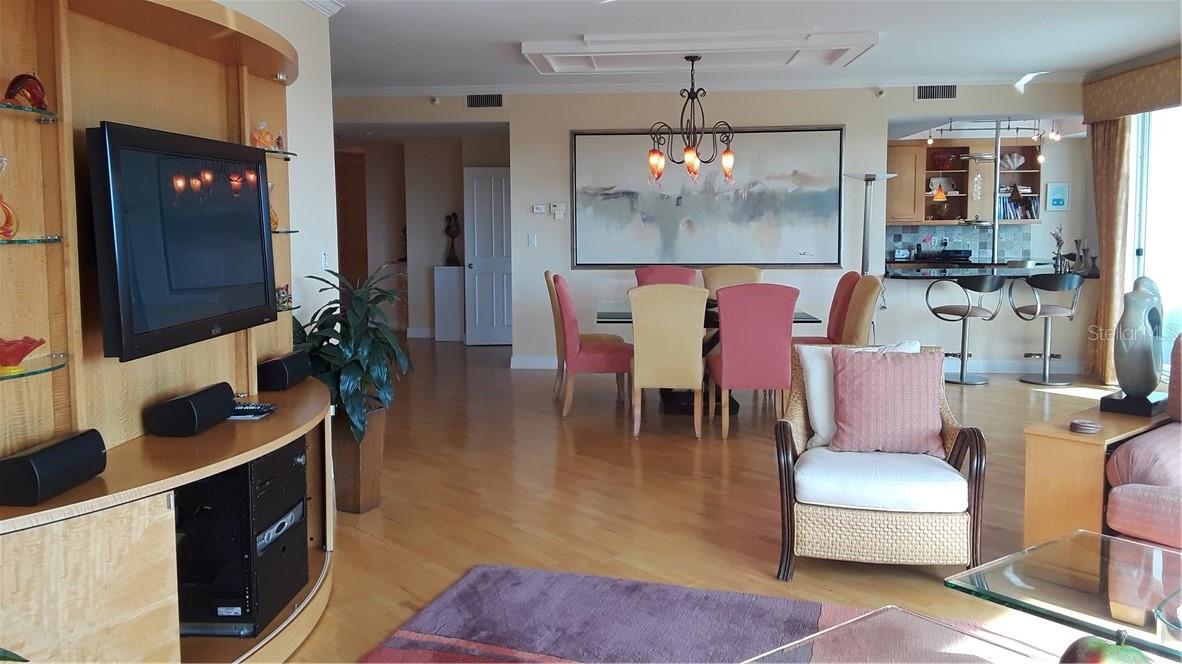 Image 5 of 28 For 455 Longboat Club Road 401