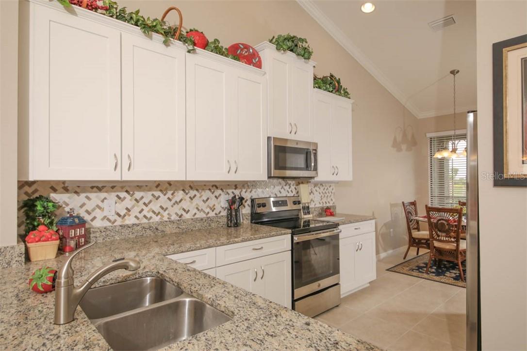 Image 5 of 38 For 12720 Sorrento Way 201