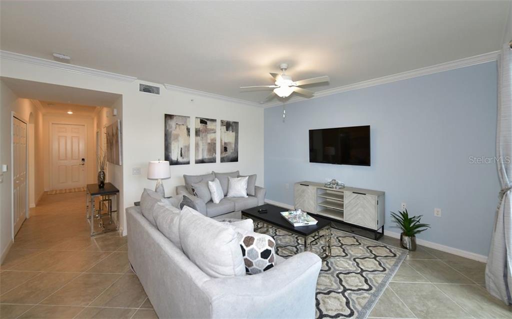 Image 8 of 69 For 17520 Gawthrop Drive 203