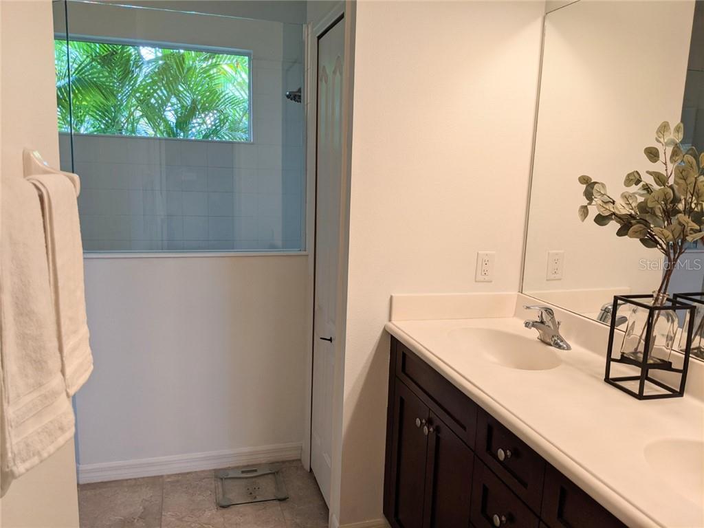 Image 17 of 27 For 4911 Newport News Circle