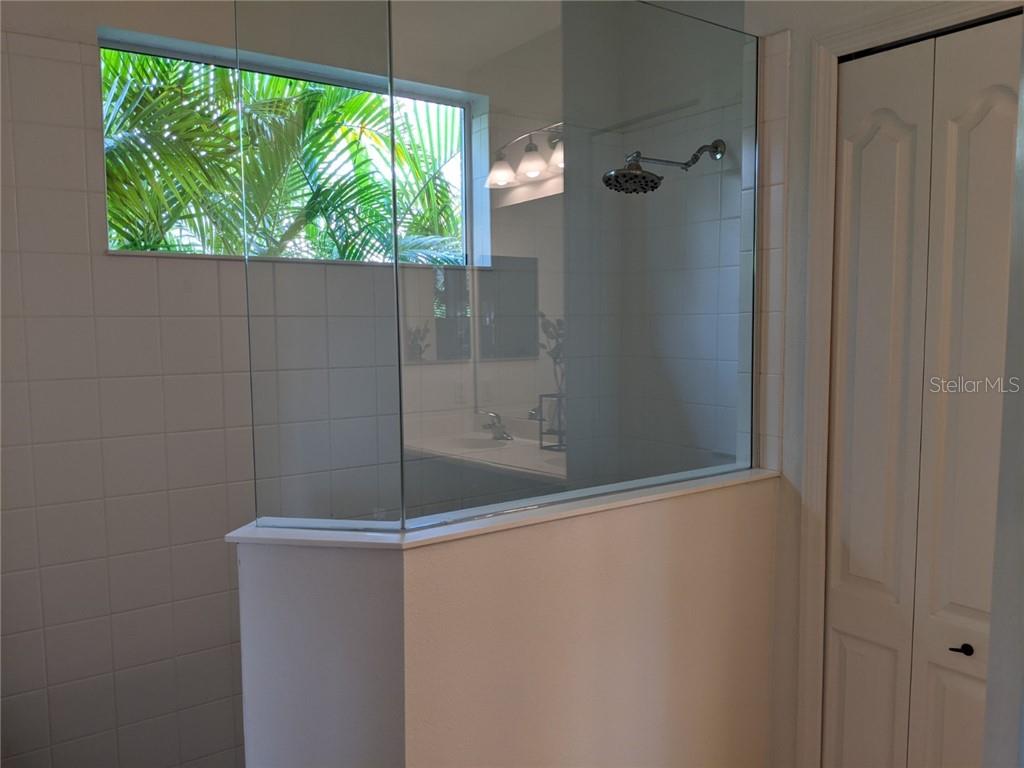 Image 19 of 27 For 4911 Newport News Circle