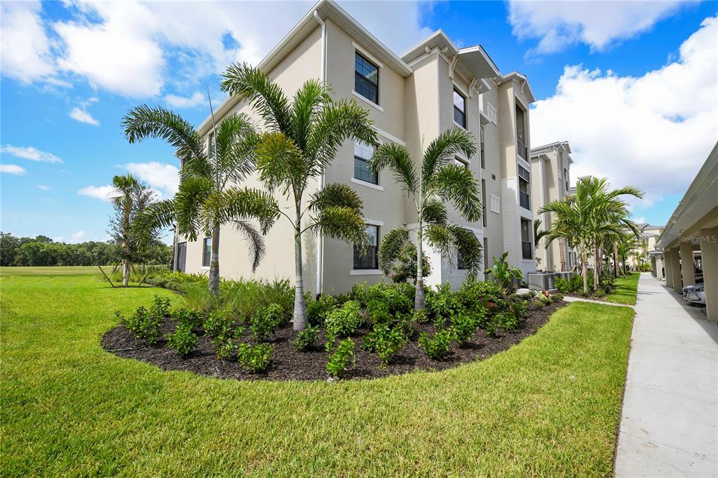 Image 4 of 53 For 17810 Gawthrop Street 101