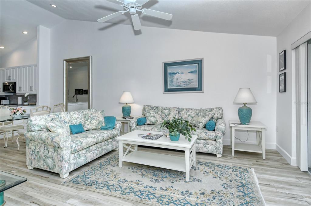 Image 13 of 33 For 8735 Olde Hickory Avenue 8308
