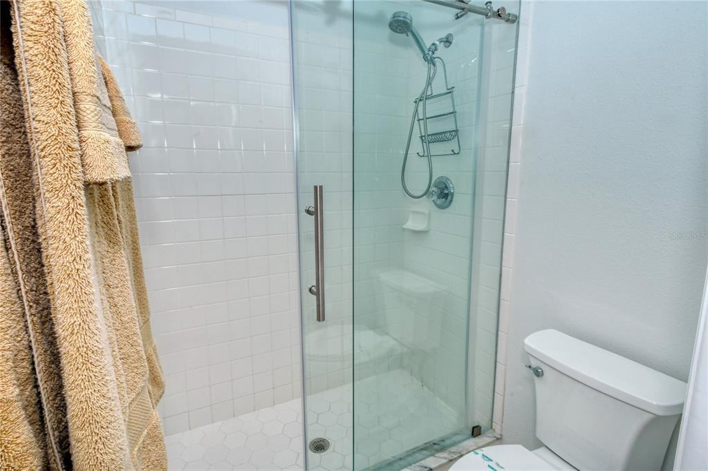Image 18 of 33 For 8735 Olde Hickory Avenue 8308