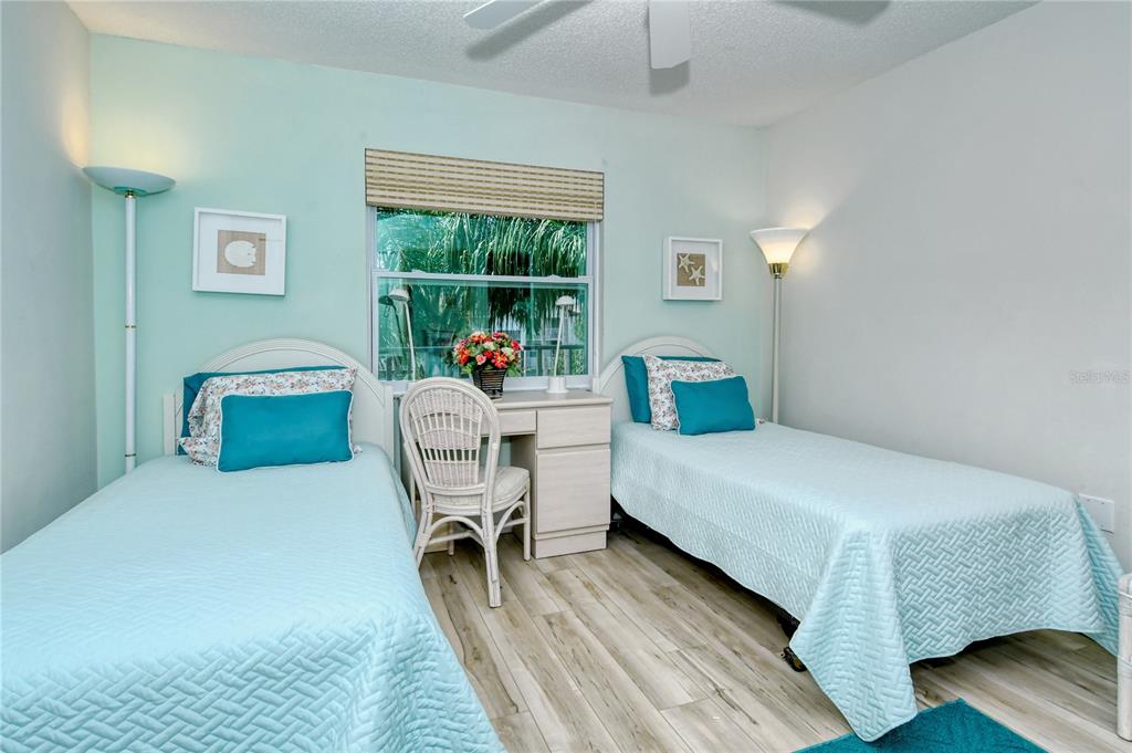 Image 20 of 33 For 8735 Olde Hickory Avenue 8308