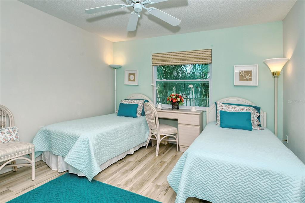 Image 21 of 33 For 8735 Olde Hickory Avenue 8308