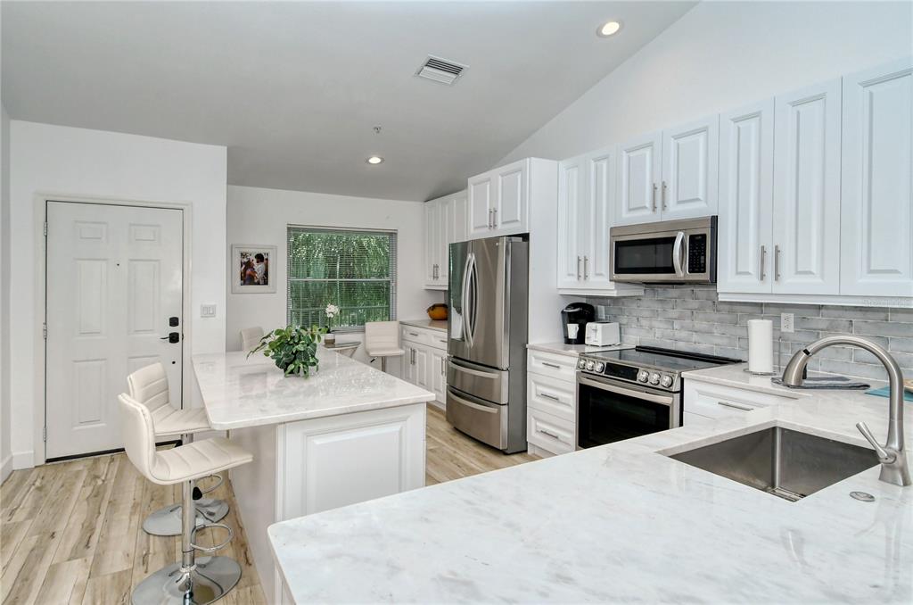 Image 3 of 33 For 8735 Olde Hickory Avenue 8308