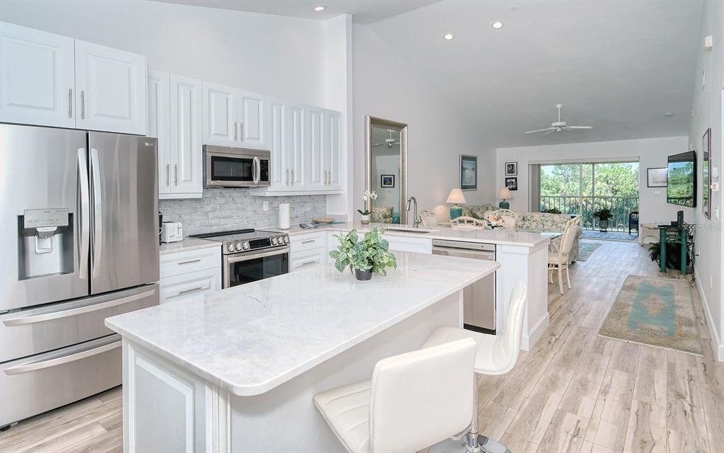 Image 4 of 33 For 8735 Olde Hickory Avenue 8308