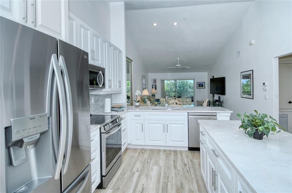 Image 5 of 33 For 8735 Olde Hickory Avenue 8308