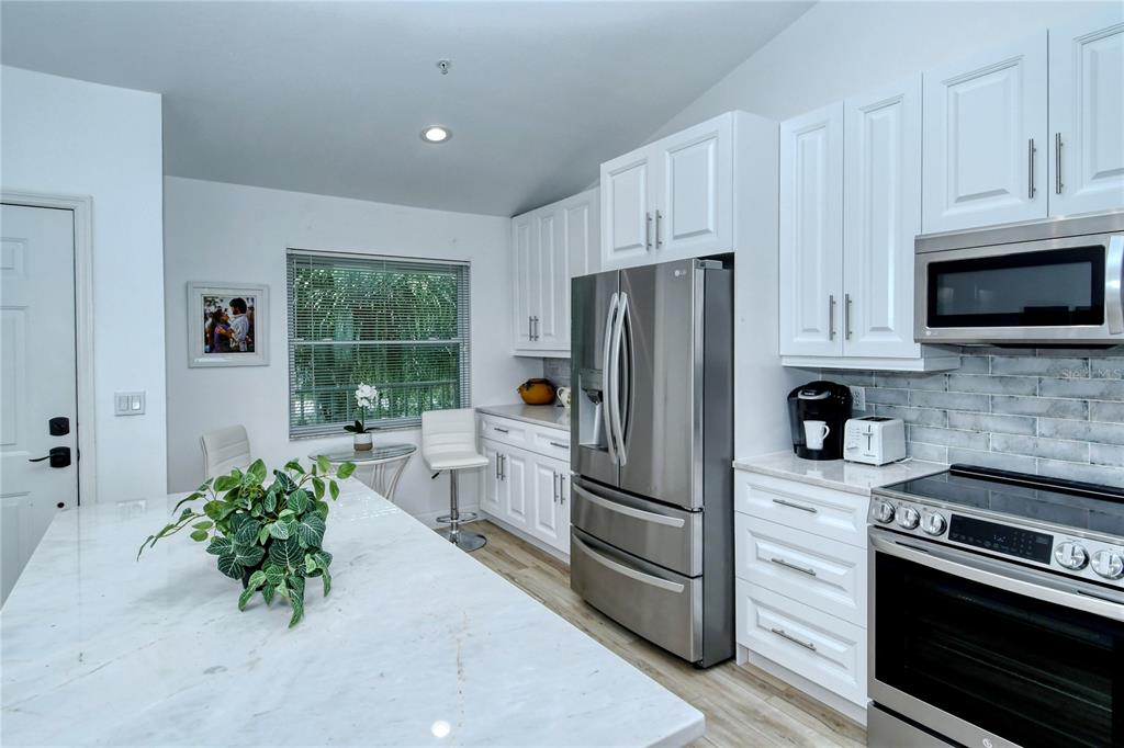 Image 6 of 33 For 8735 Olde Hickory Avenue 8308