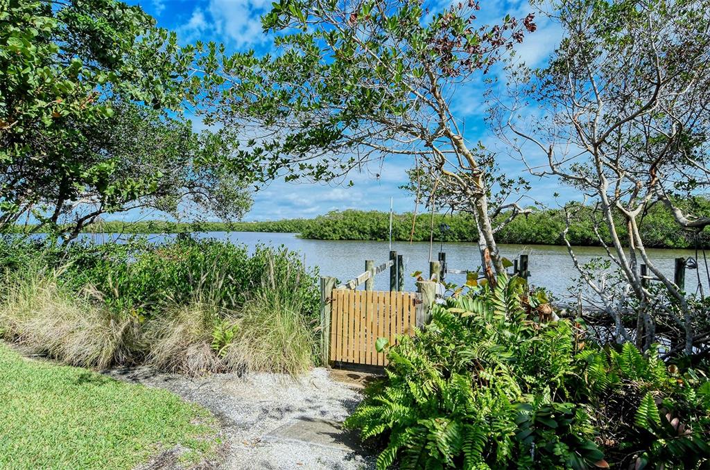 Image 64 of 99 For 2910 Casey Key Road