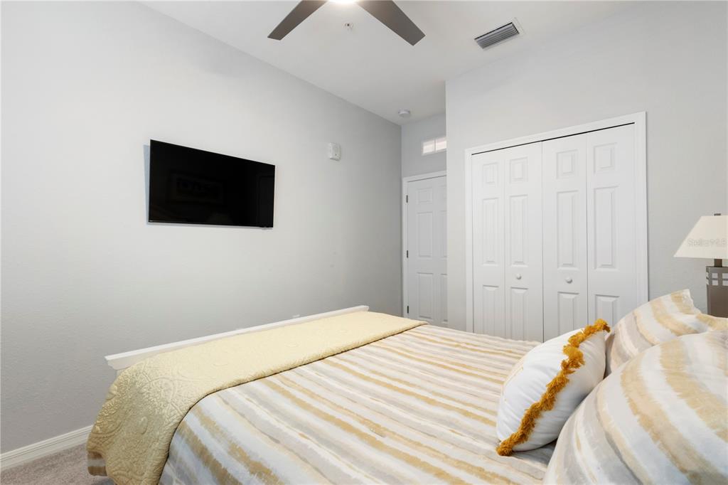 Image 18 of 39 For 18008 Gawthrop Drive 402