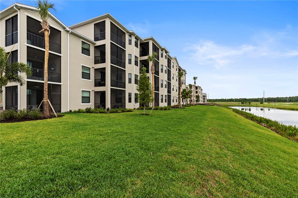 Image 6 of 39 For 18008 Gawthrop Drive 402