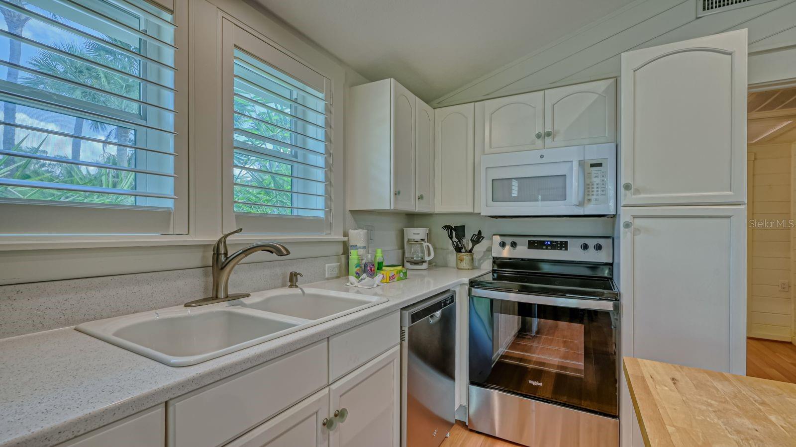 Image 20 of 49 For 3708 Sandspur Lane