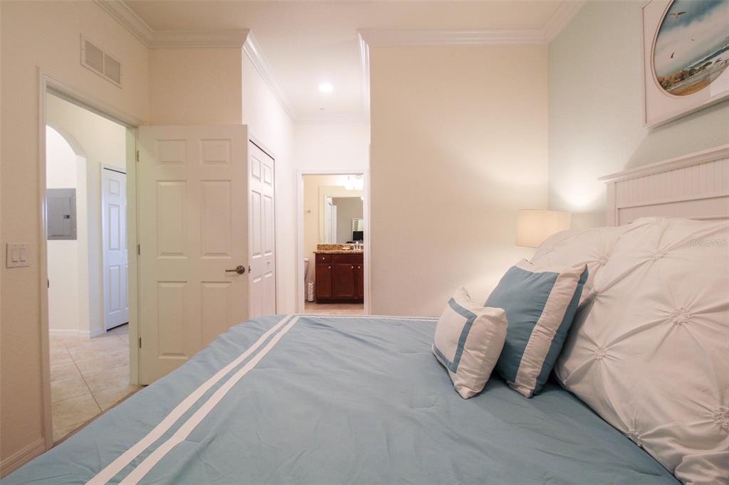 Image 22 of 56 For 16706 Vardon Terrace 405