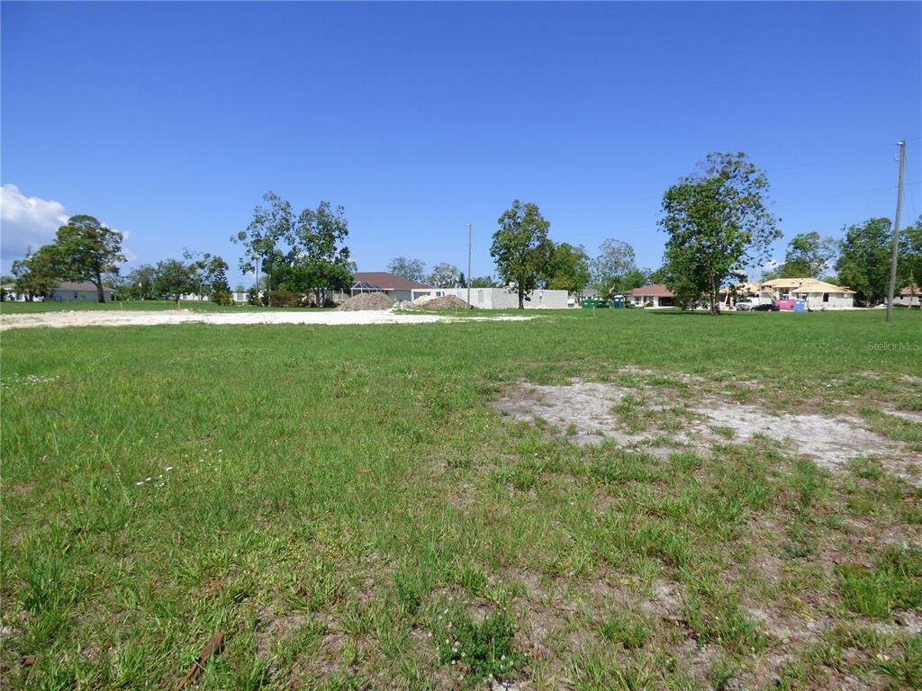 Image 6 of 15 For 16242 Maya Circle