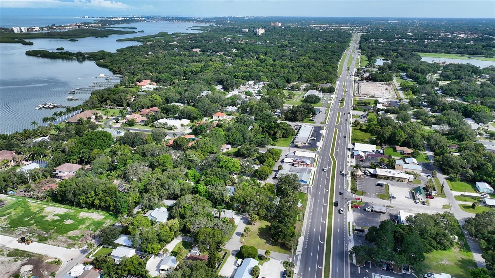 Image 24 of 57 For 51 Tamiami Trail