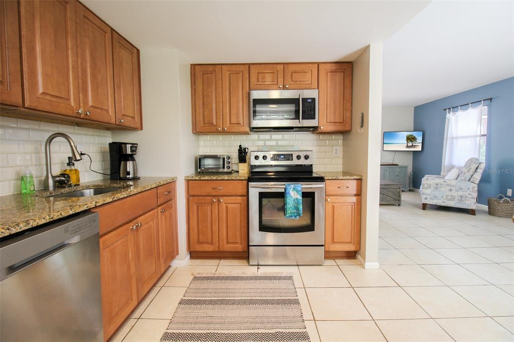 Listing photo id 13 for 1116 Royal Road