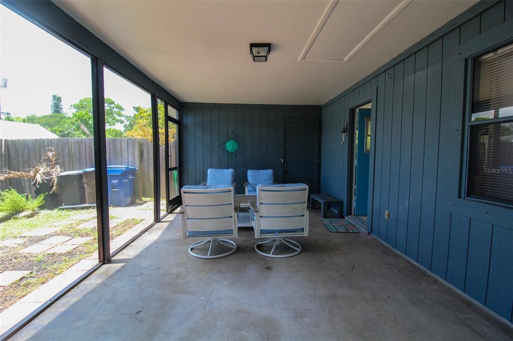 Listing photo id 14 for 1116 Royal Road