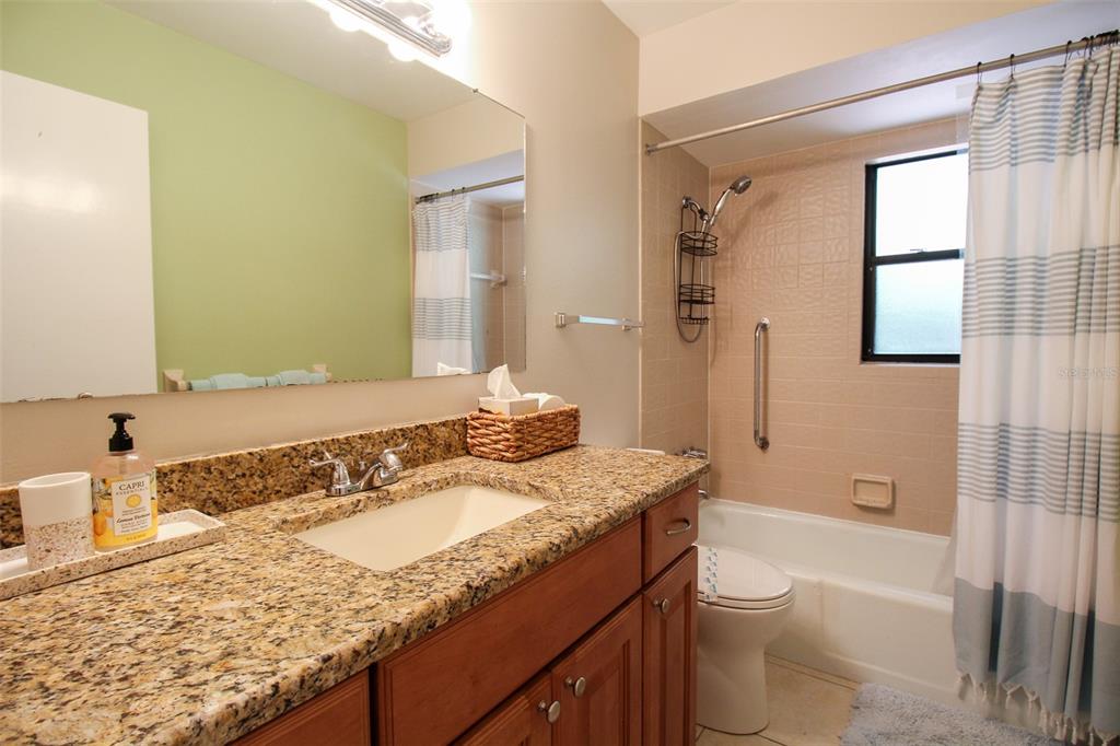 Listing photo id 19 for 1116 Royal Road