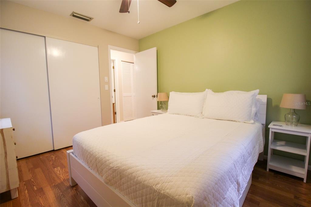 Listing photo id 21 for 1116 Royal Road